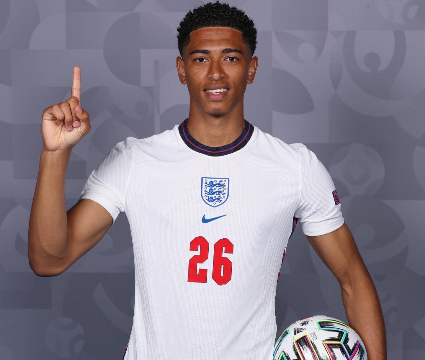 112-124！东契奇42+7+8难救主，詹姆斯22分，湖人不敌国王遭3连败