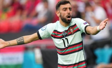 不止热血竞技！中国人寿寿险镇江市分公司在CBA赛场传递温情守护