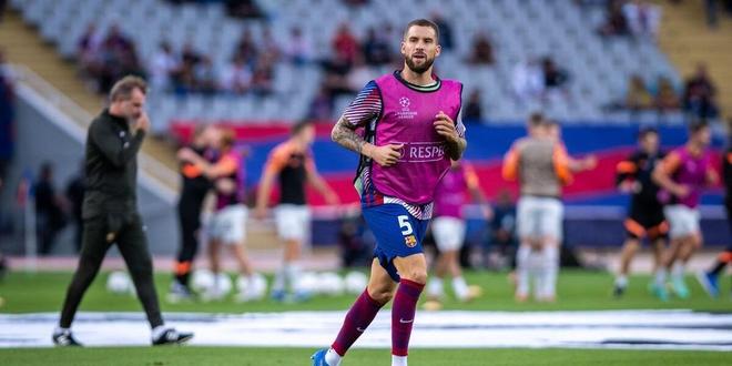 [NBA]斯玛特断球送长传 詹姆斯上反篮得分