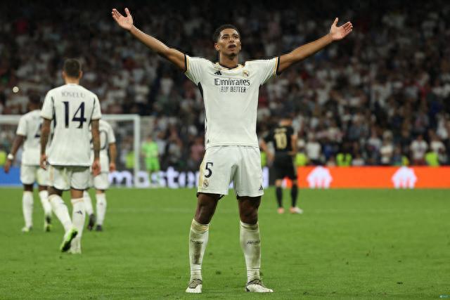 电竞战队年度阵容调整公告