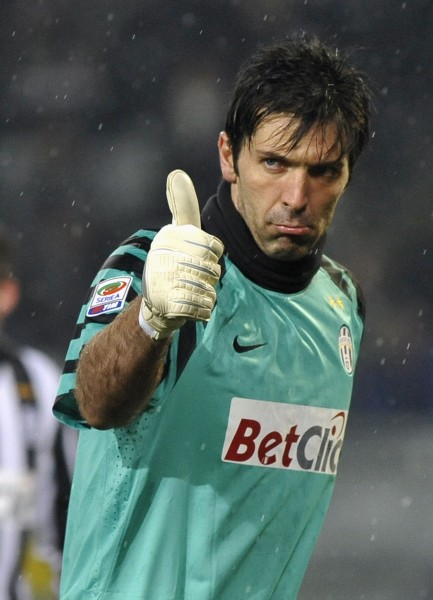 拓记：杨瀚森曾抱怨亚当斯轻易推走了他，但亚当斯已这么干十年了